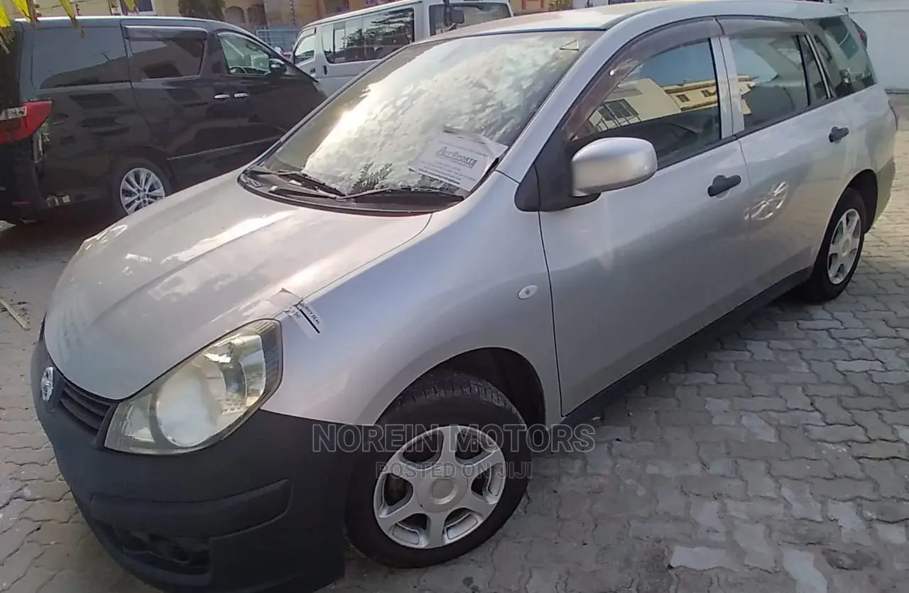 Nissan Advan 2014 Silver