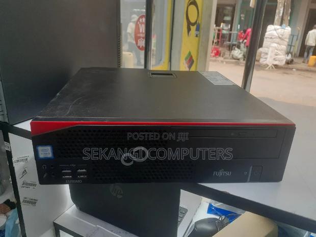 Fujitsu Esprimo D556/2/E85+ 4GB Intel Core I3 HDD 500GB