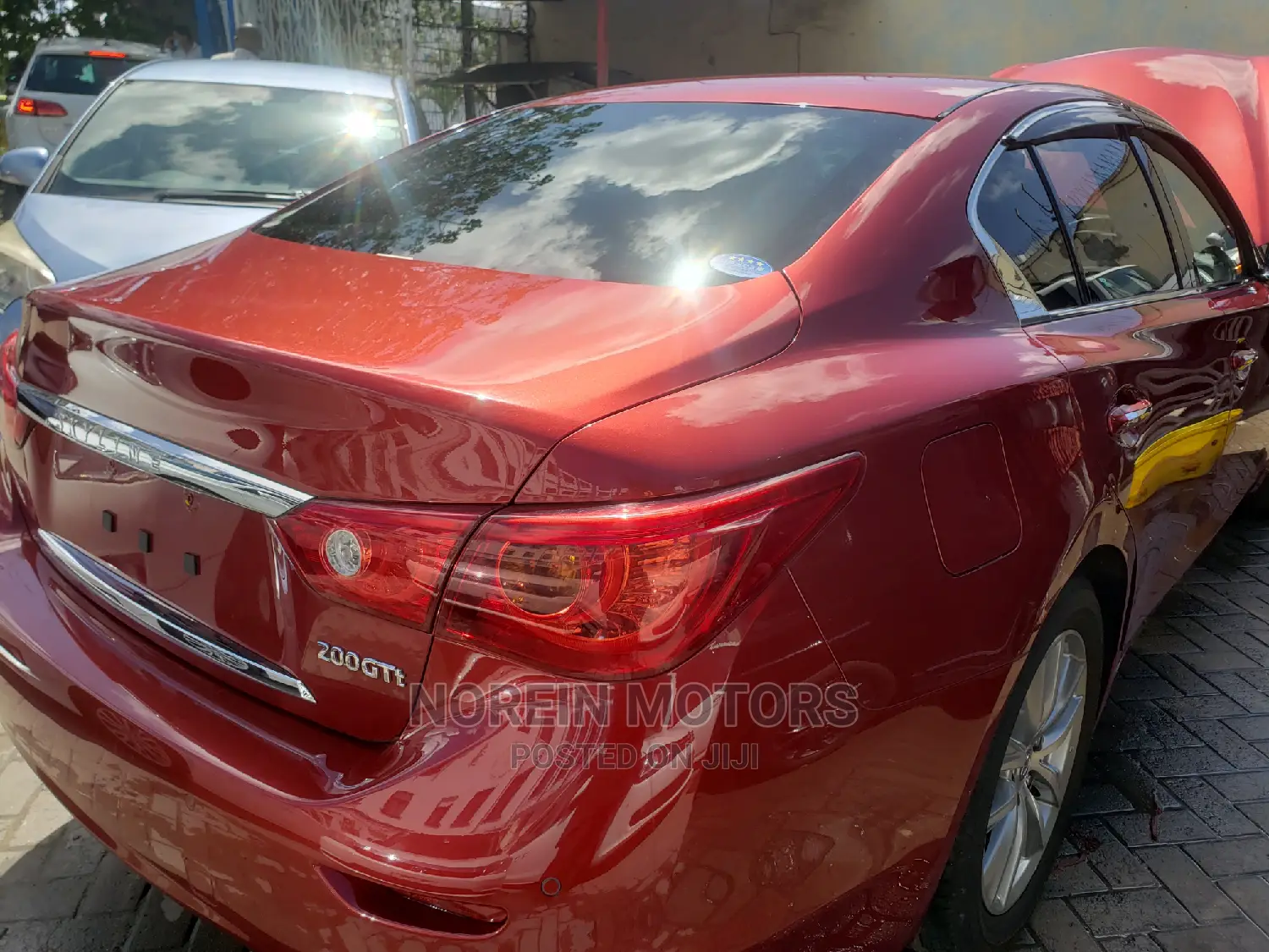 Nissan Skyline 2015 Red