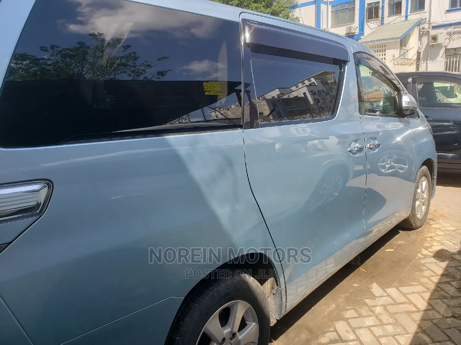 Toyota Vellfire 2013 Blue