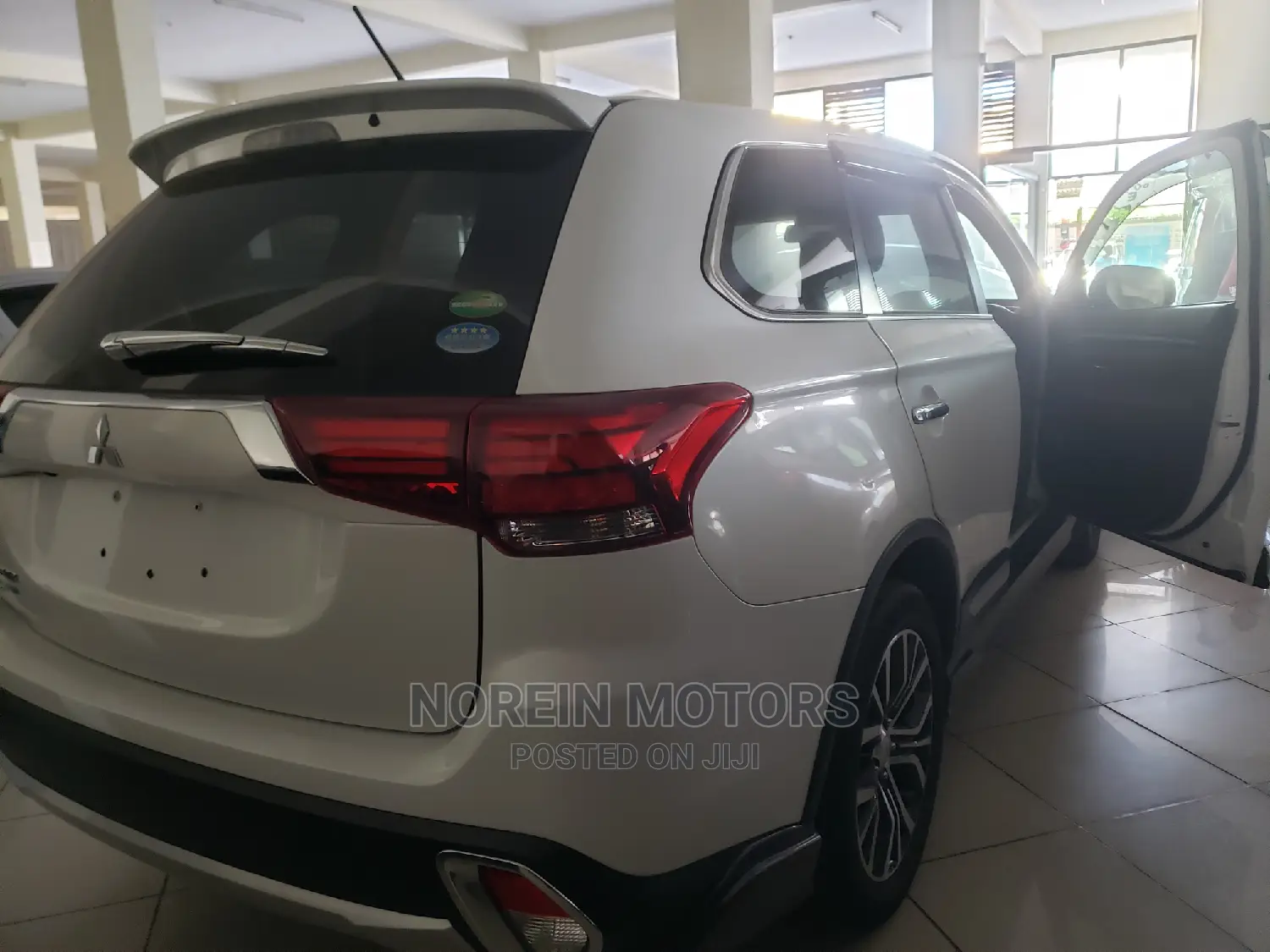 Mitsubishi Outlander 2015 Off White