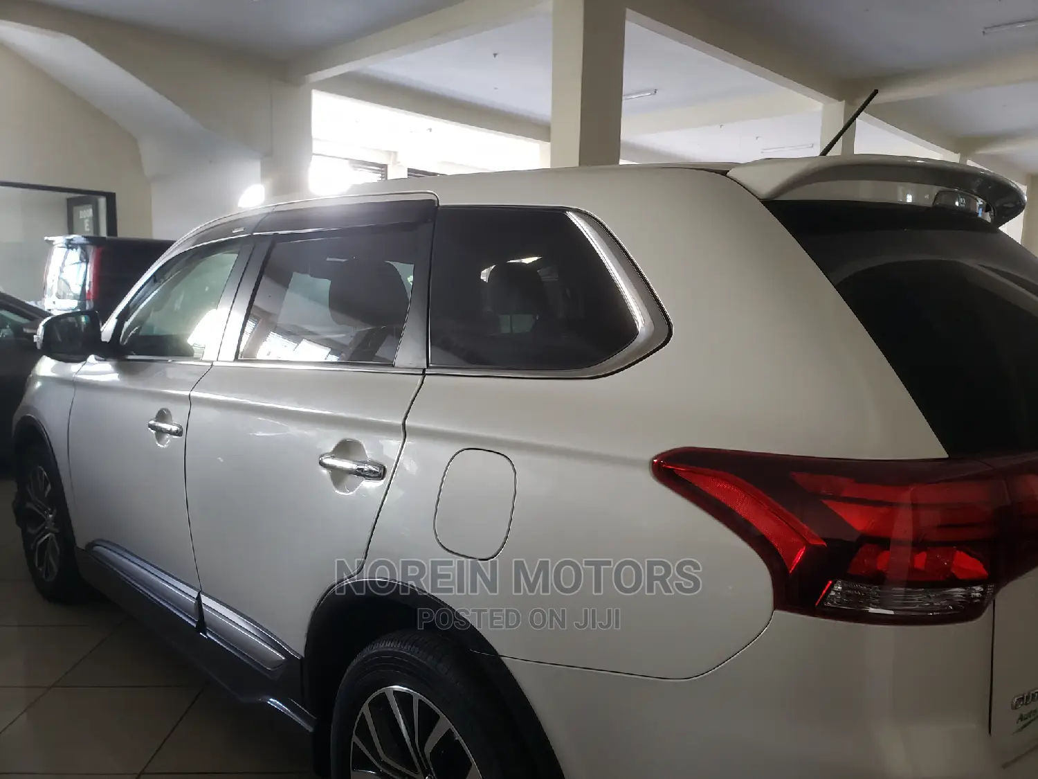 Mitsubishi Outlander 2015 Off White