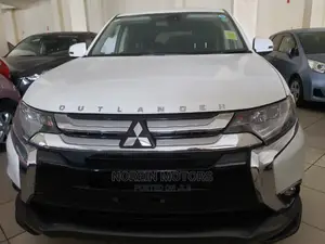 Mitsubishi Outlander 2015 Off White
