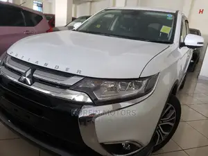 Mitsubishi Outlander 2015 Off White