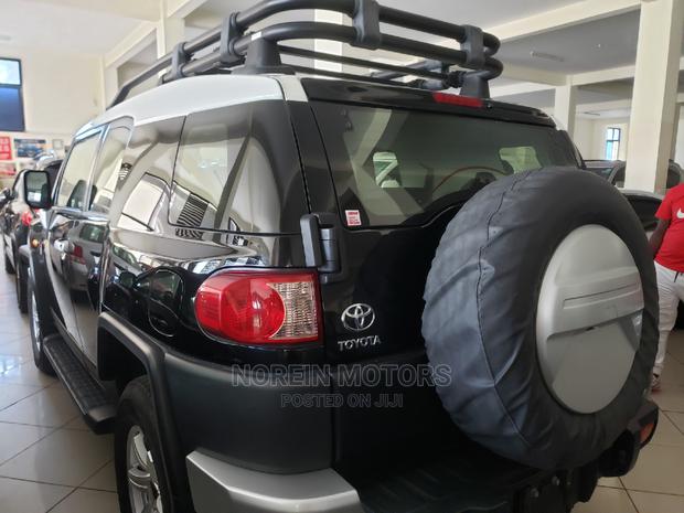 Toyota FJ Cruiser 2014 Black