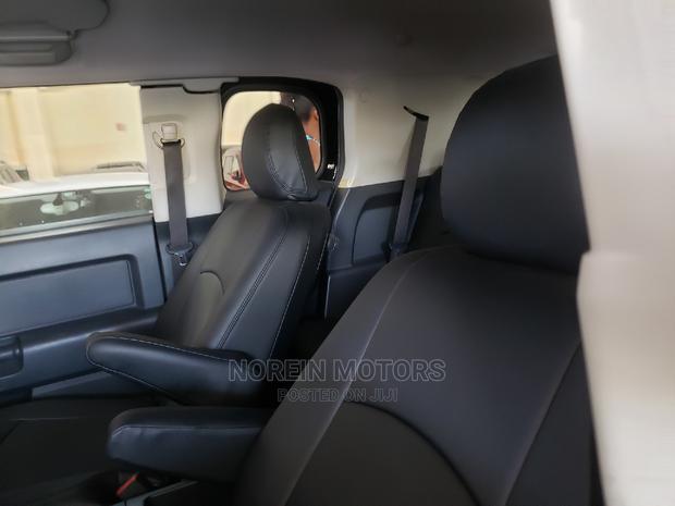 Toyota FJ Cruiser 2014 Black - thumbnail 6