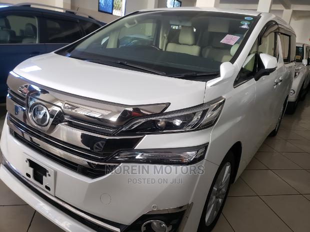 Toyota Vellfire 2015 Off White - main view