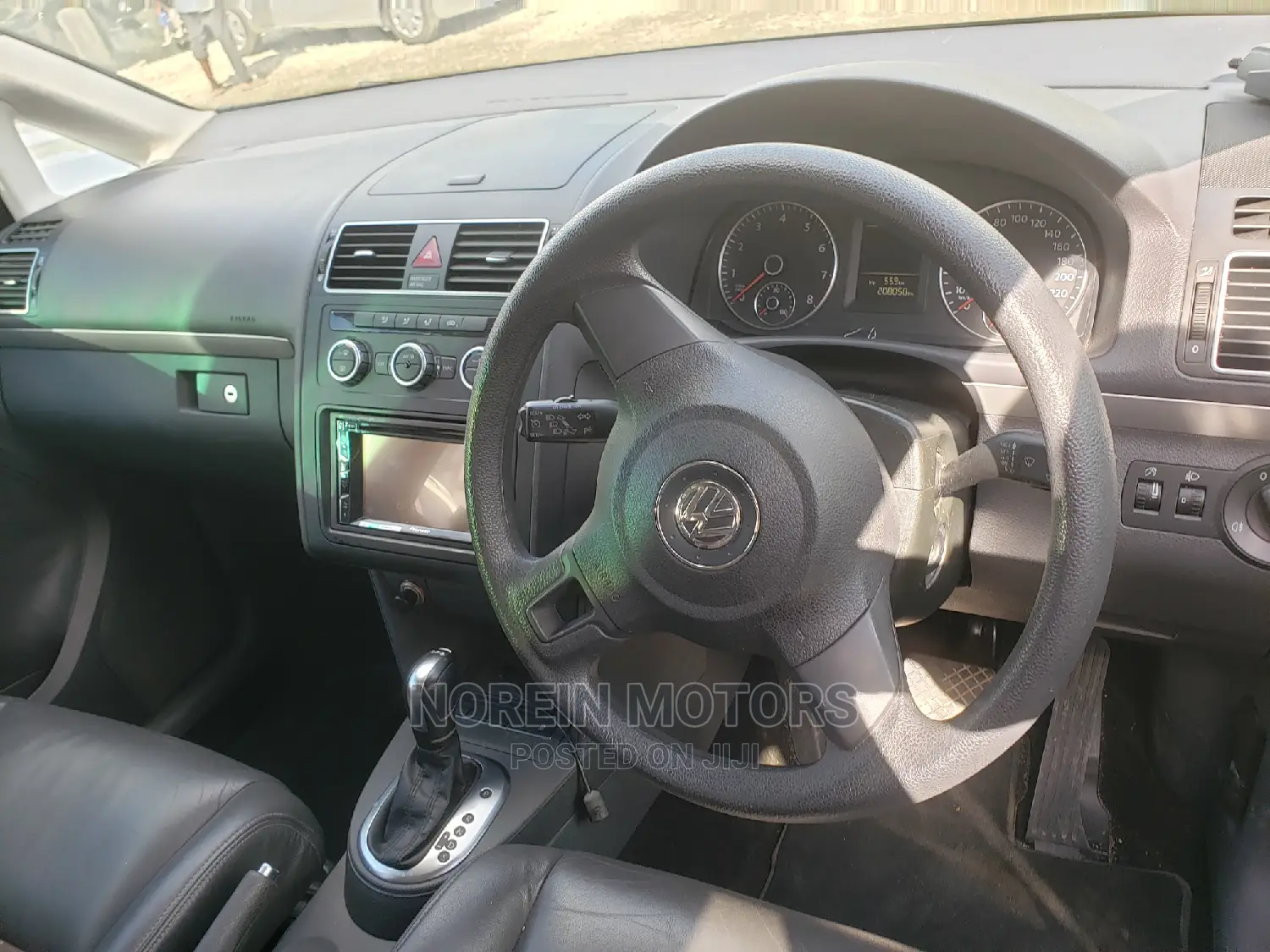 Volkswagen Touran 2015 Ivory
