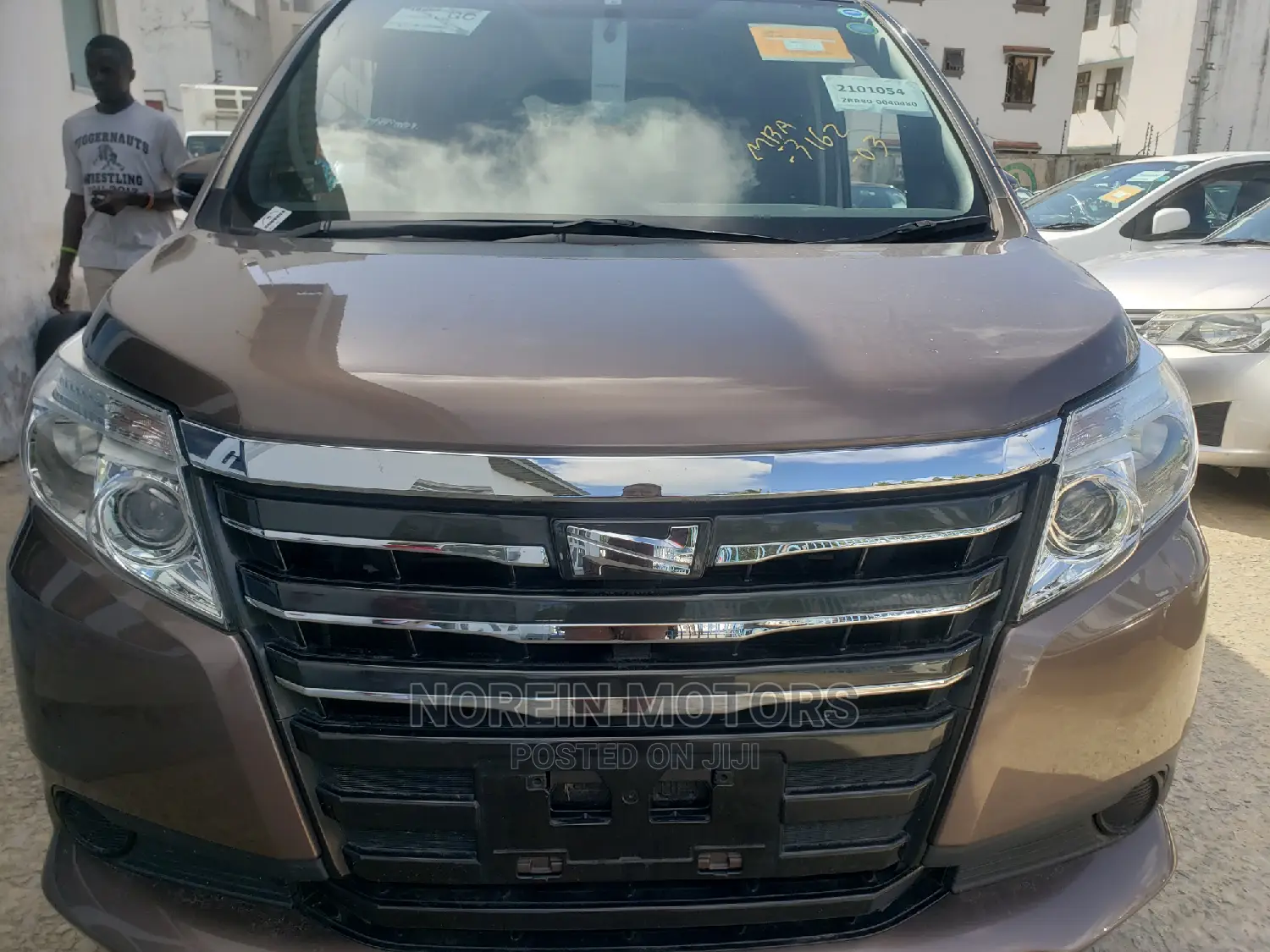 Toyota Noah 2015