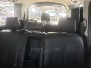 Toyota Noah 2015
