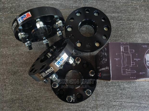 Mitsubishi Hubcentric Wheel Spacers Pcd 6x139.7/Cb 67.1/30mm - main view
