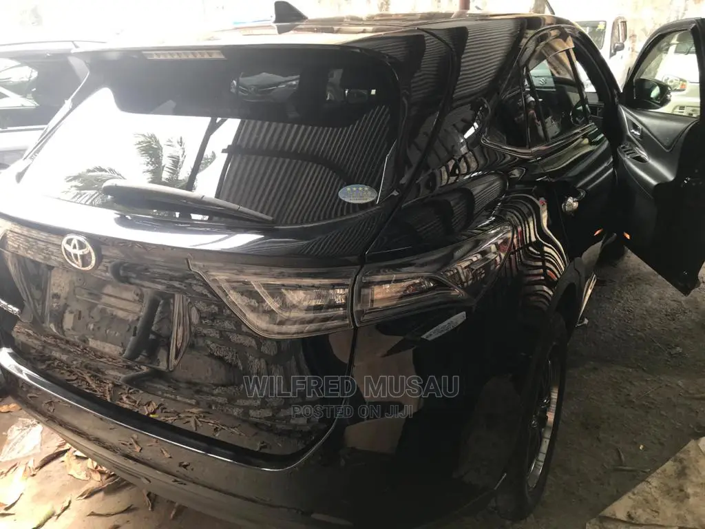 Toyota Harrier 2014