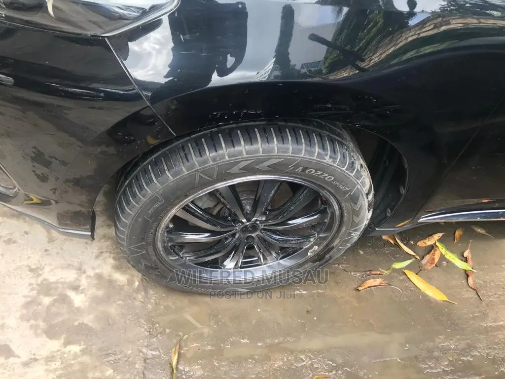 Toyota Harrier 2014