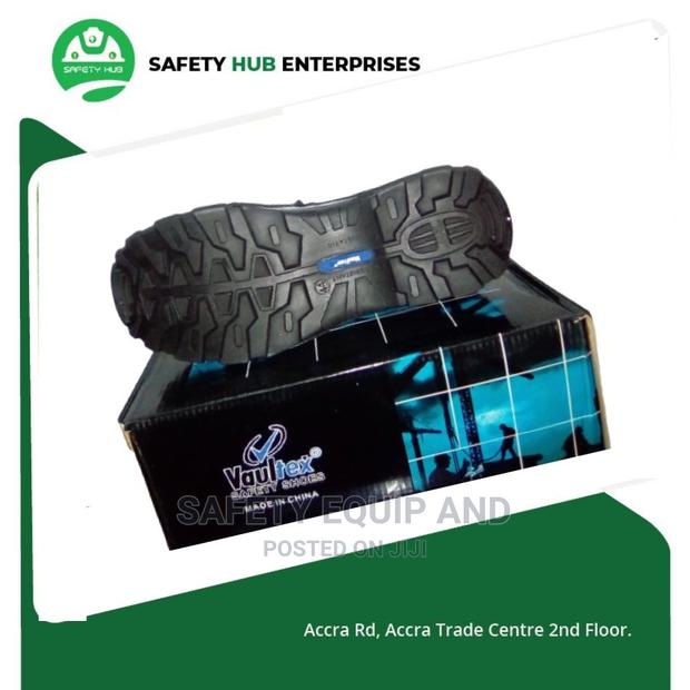 Quality Ant-Static Safety Boots Available - main view