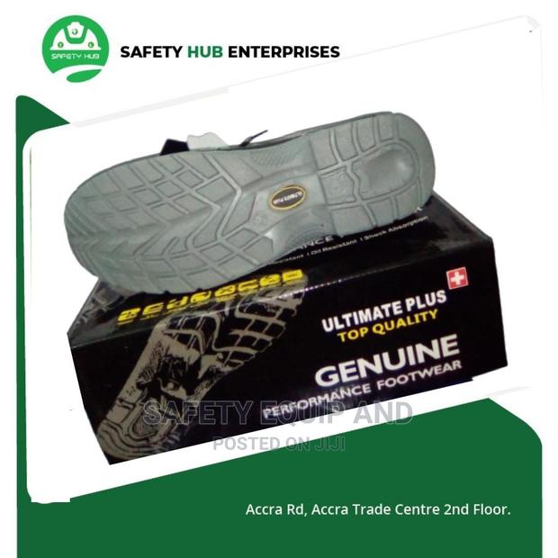 Safety Boots for Workers - thumbnail 2