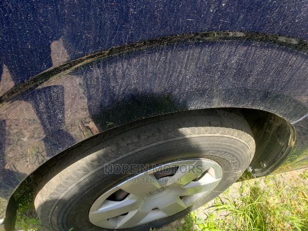 Toyota Hiace Blue - thumbnail 3