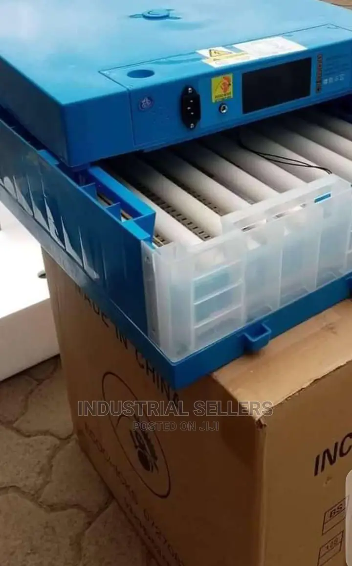 A Long Lasting 64 Eggs Incubator Machine