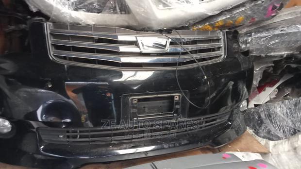 Toyota Voxy 2012 Nosecut