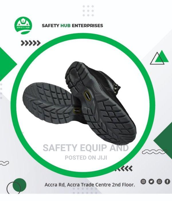 Safety Work Shoes Available - main view