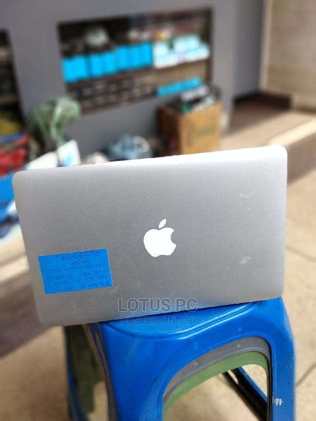 Laptop Apple MacBook Air 2011 4GB Intel Core I5 SSD 60GB - main view