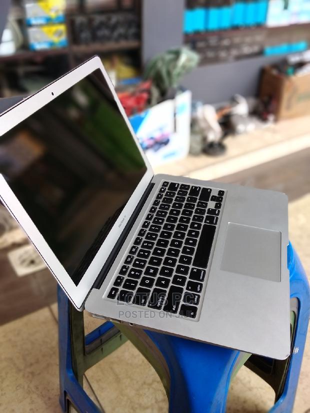 Laptop Apple MacBook Air 4GB Intel Core I5 SSD 128GB - main view