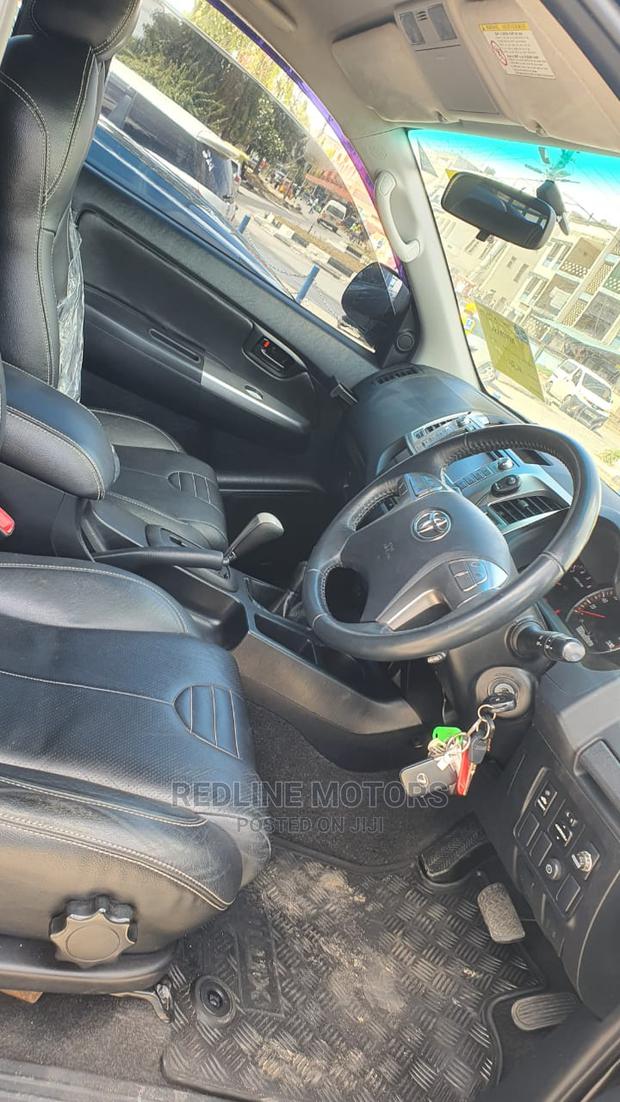 Toyota Hilux 2016 Black - thumbnail 2