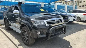 Toyota Hilux 2016 Black