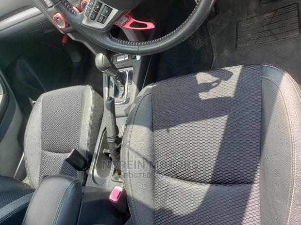 Subaru Forester 2015 Off White - thumbnail 6