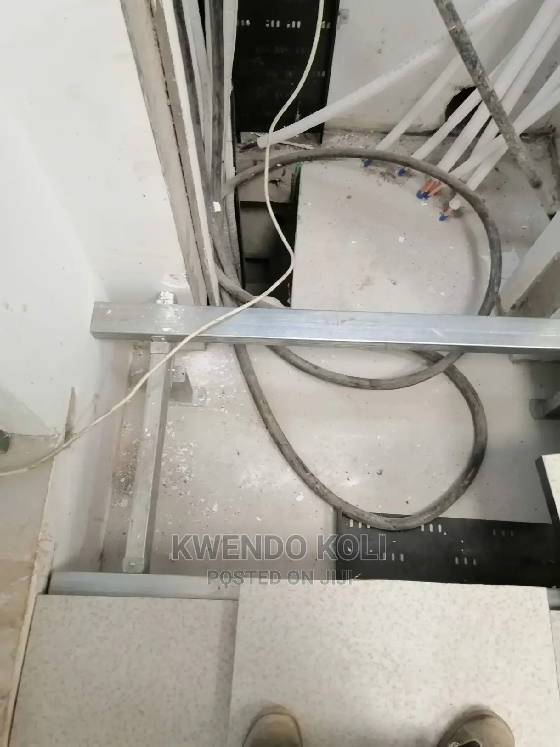 Raised Floor Installation