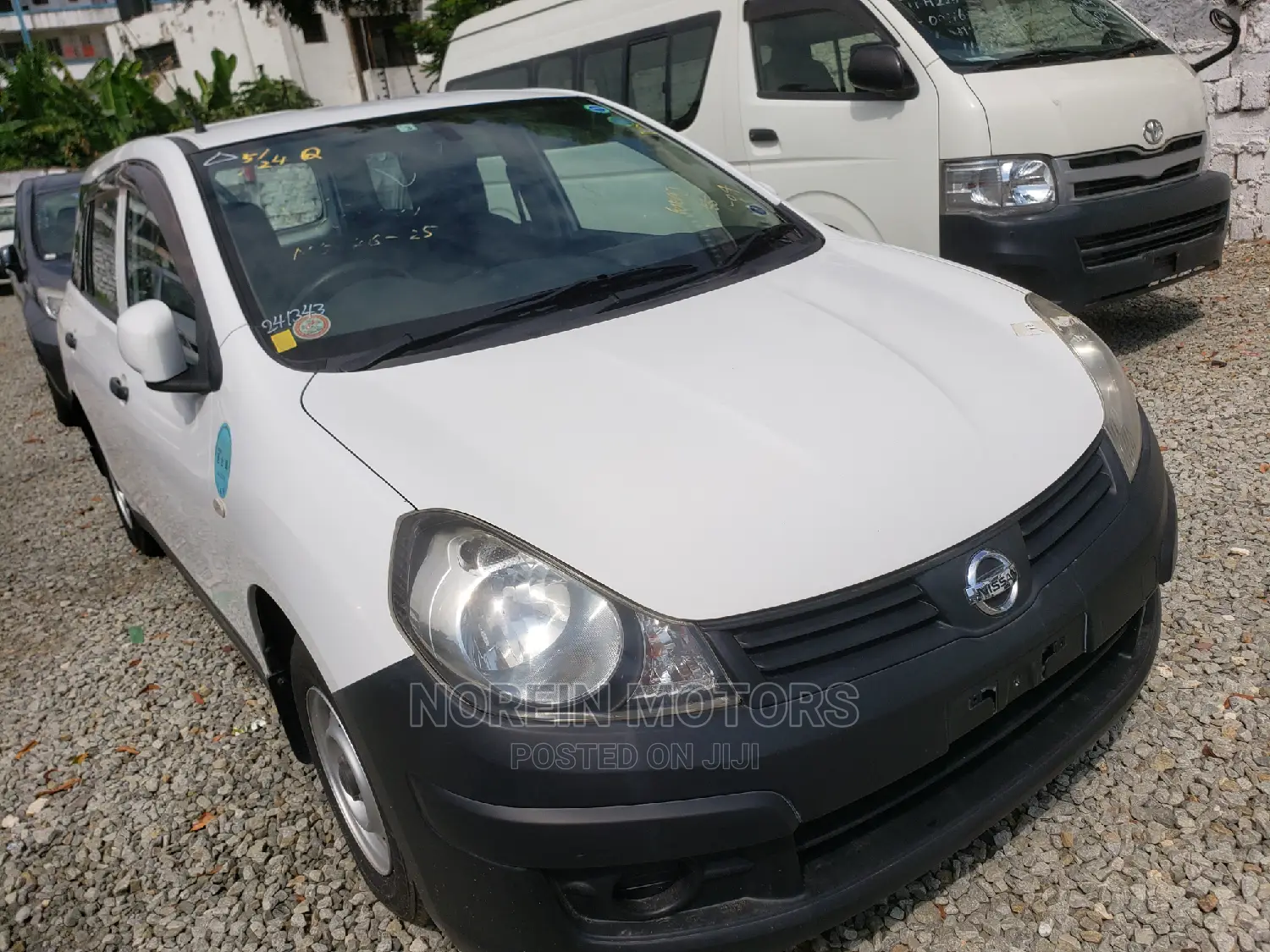 Nissan Advan 2015 Off White