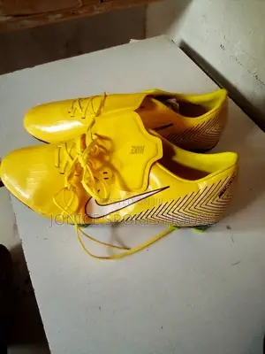 Mercurial Sport Shoes