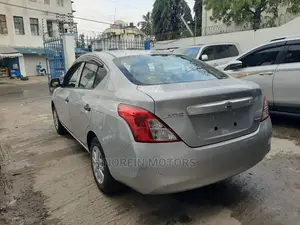 Nissan Latio 2014 Silver