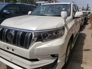 Toyota Land Cruiser Prado 2018 Off White