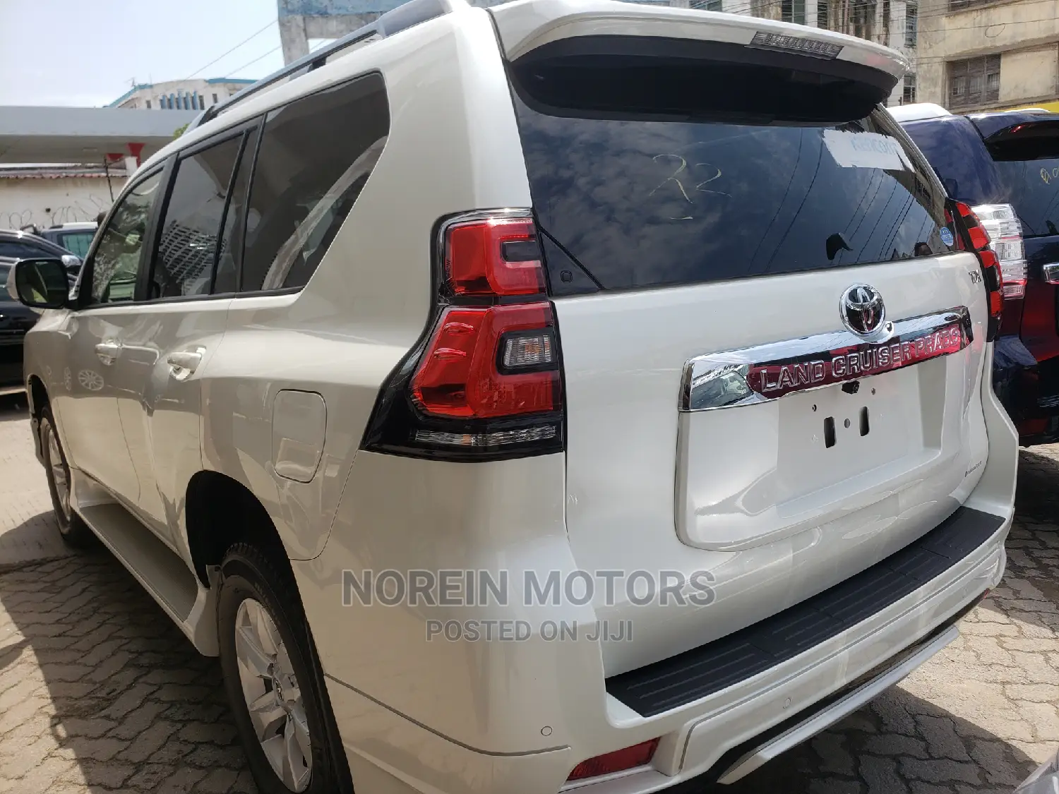 Toyota Land Cruiser Prado 2018 Off White