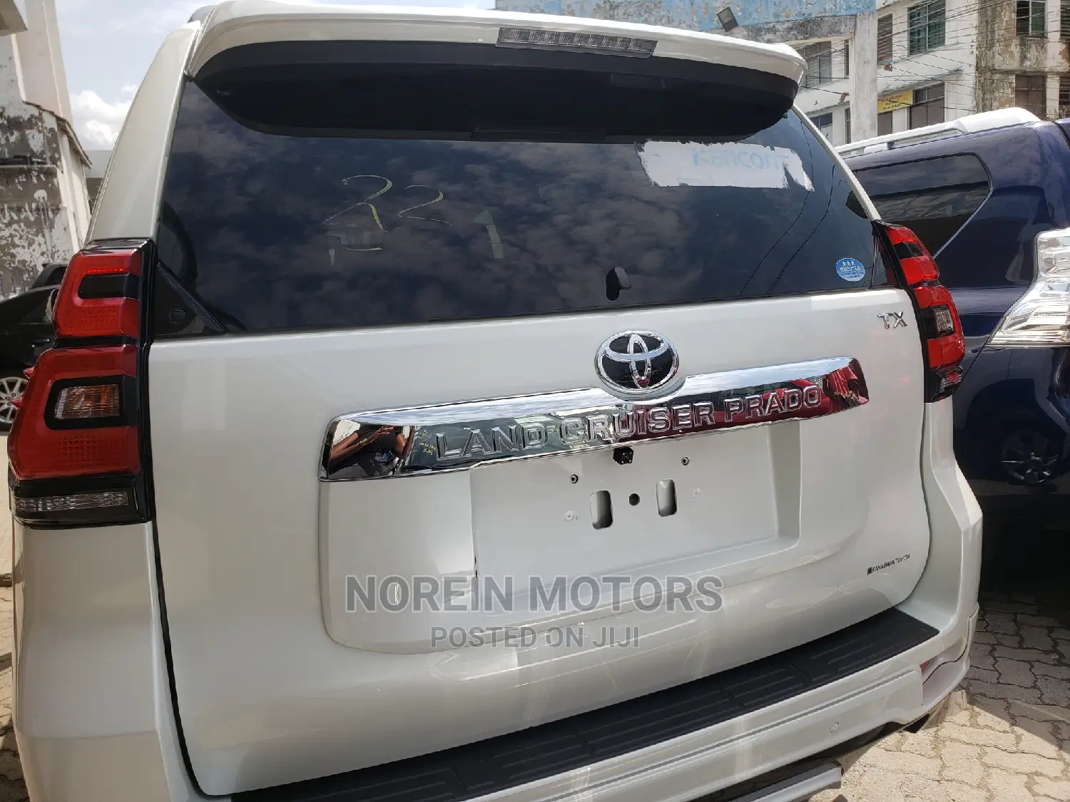 Toyota Land Cruiser Prado 2018 Off White