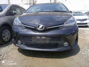 Toyota Vitz 1.0 FWD 5dr 2015 Black