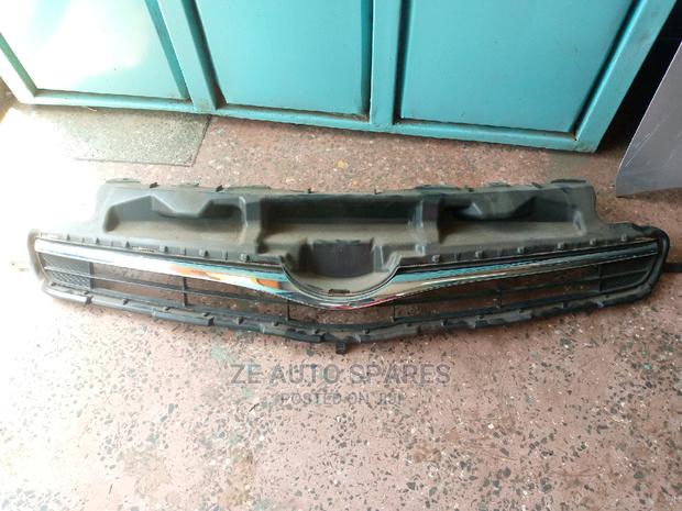 Toyota Ractis Grill