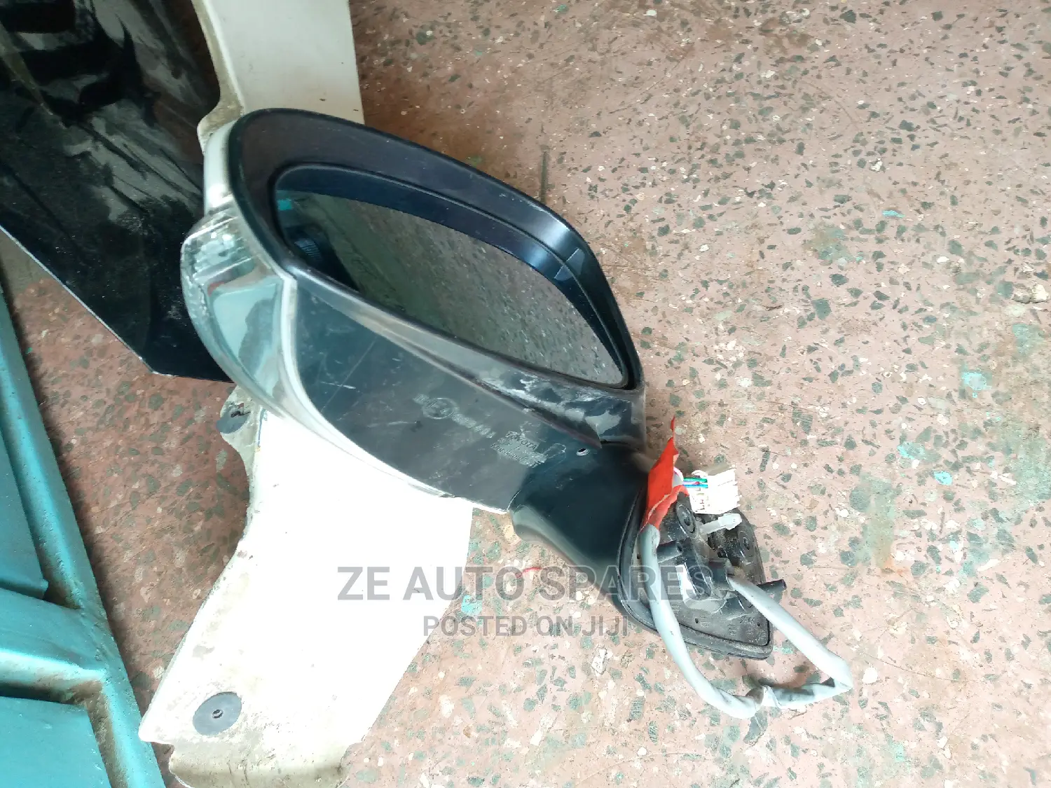 Toyota Ractis Side Mirror 2012