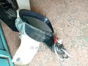 Toyota Ractis Side Mirror 2012