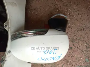 Toyota Ractis Side Mirror 2012