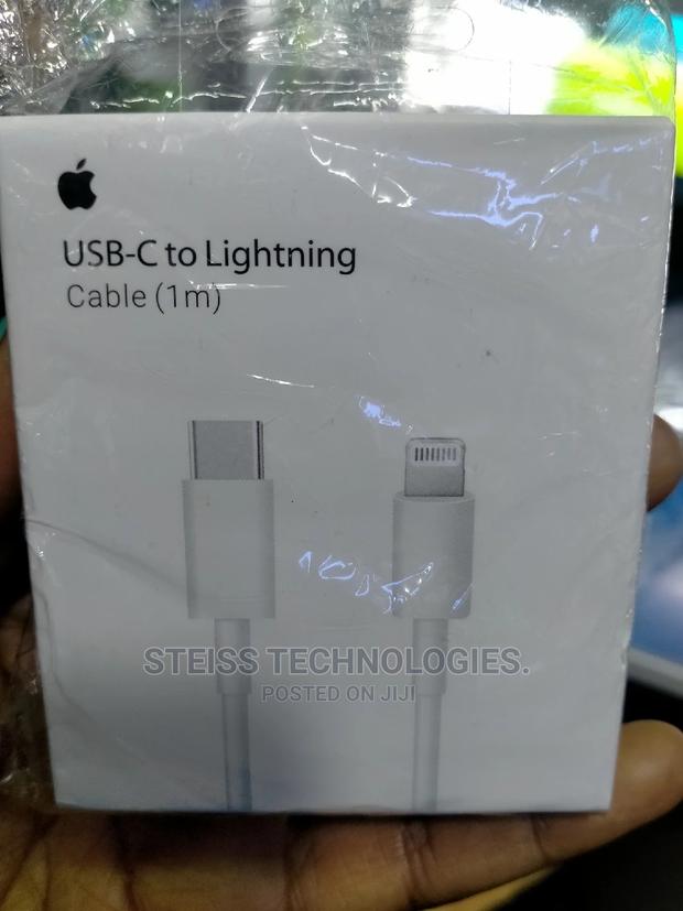 USB-C to Lightning  Cable - thumbnail 2