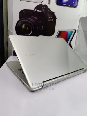 Laptop Samsung NP740U3E 12GB Intel Core I5 HDD 1T