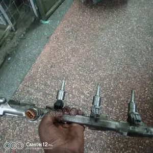 Fuel Nozzles for Nissan Note Plus the Pressure Sensor.