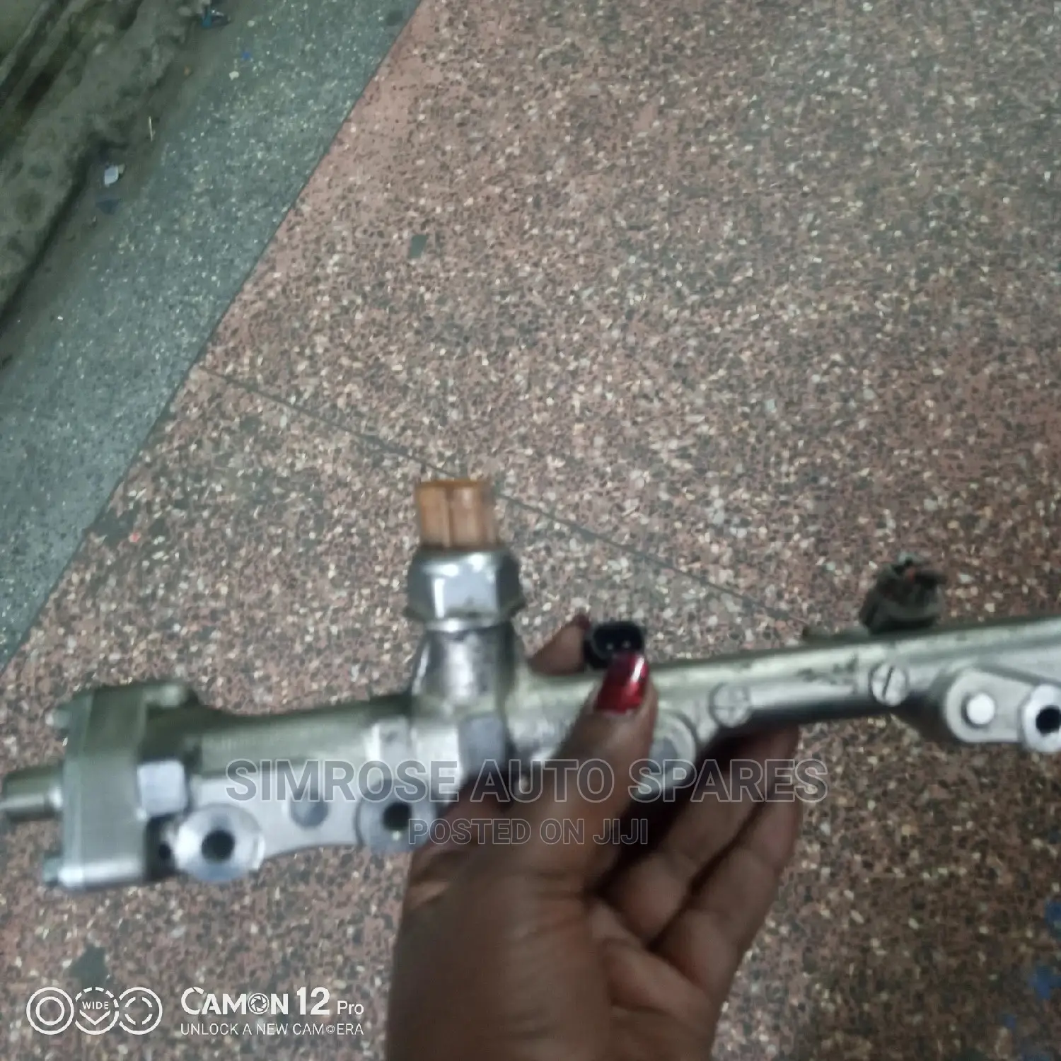 Fuel Nozzles for Nissan Note Plus the Pressure Sensor.