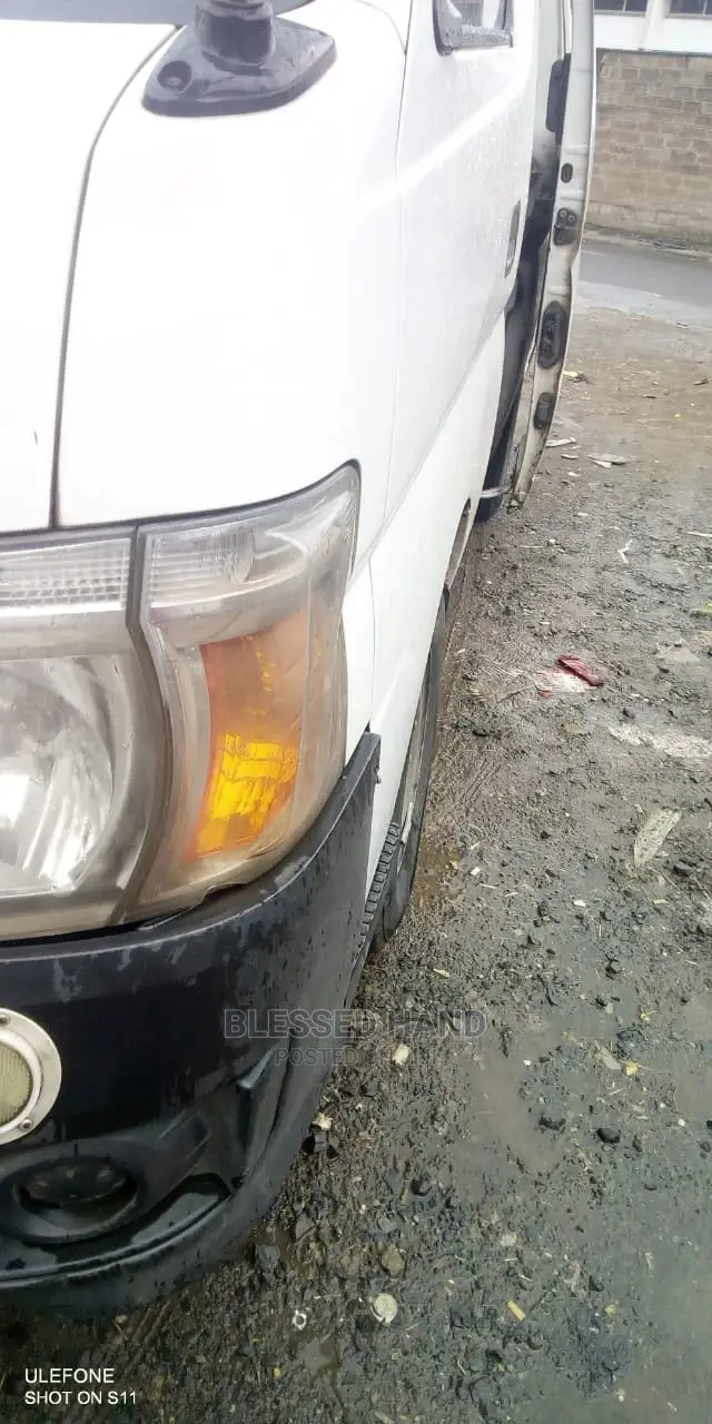 Nissan E25 Cornerlamp