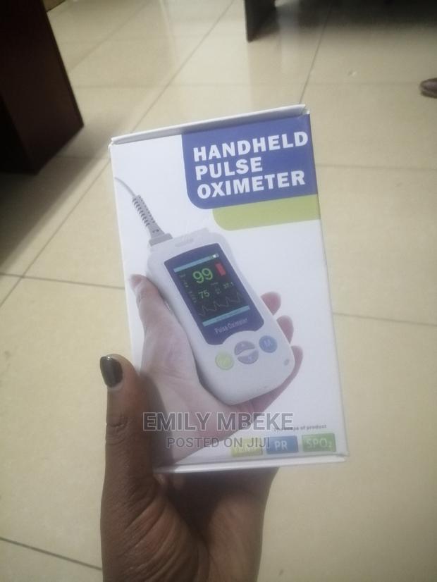 Handheld Pulse Oximeter - thumbnail 3