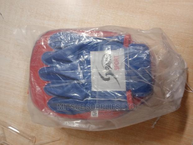 A Pair of Leather Boxing Punching Pads - thumbnail 7