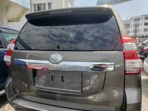 Toyota Land Cruiser Prado 2015 Gray