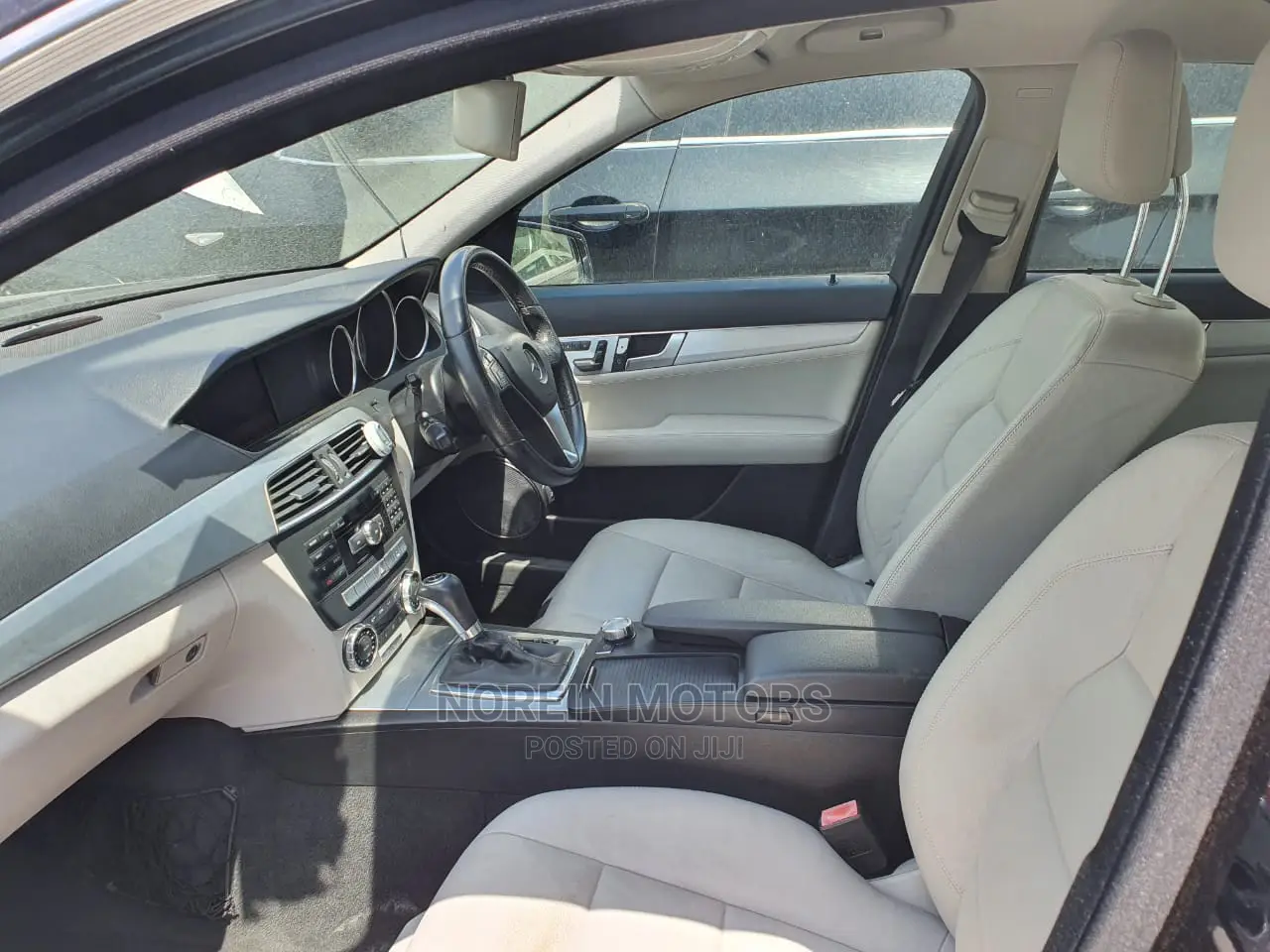 Mercedes-Benz C200 2014 Gray