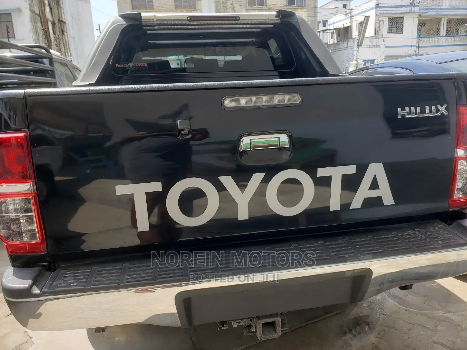 Toyota Hilux 2014 Black